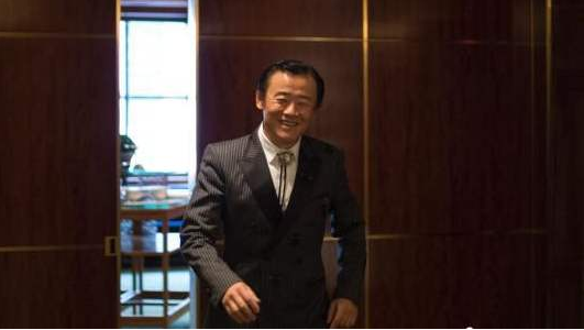 周立波从一夜成名到身败名裂，你以为自作自受？其实背后隐藏秘密