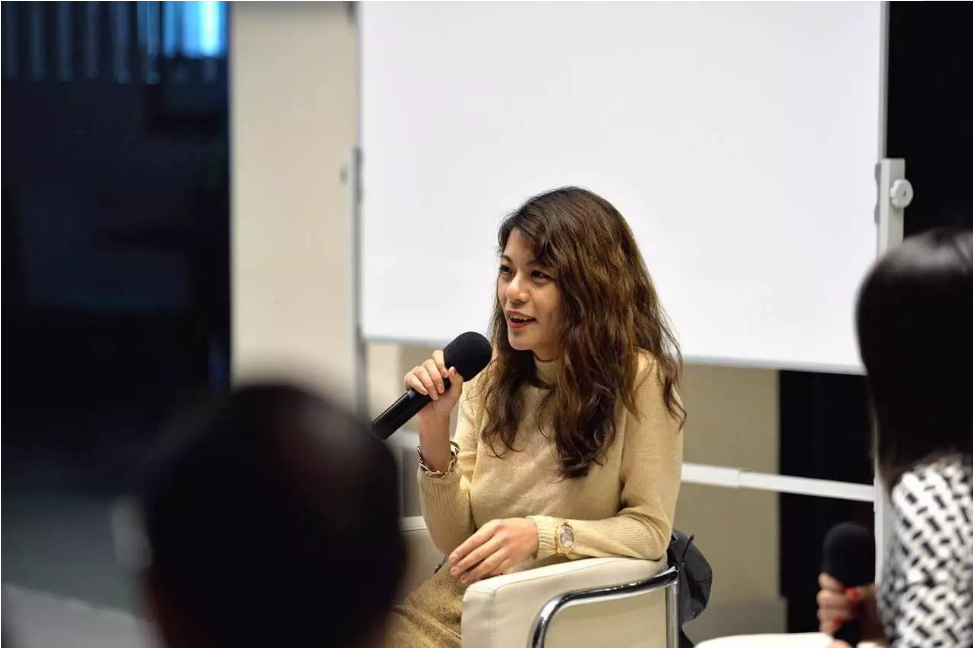 红遍全网的复旦女神陈果博士对爱情见解独到，为何依然保持单身？