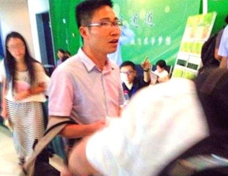 “高考钉子户”吴善柳：拒绝北大，10次高考圆梦清华，如今怎样？