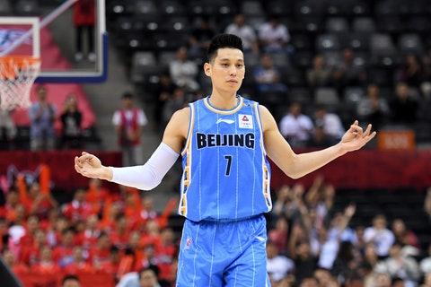 林书豪经过哪些nba球队(9年，8支球队！替补身份赢得冠军，林书豪为篮球梦倾尽所有)