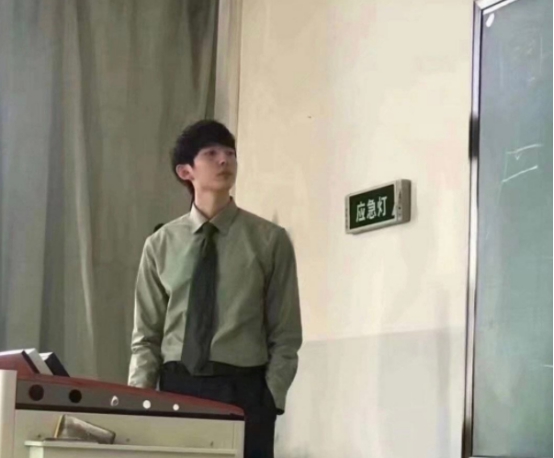 大学毕业生想“留校任教”，至少需要满足3个条件，不然很难实现