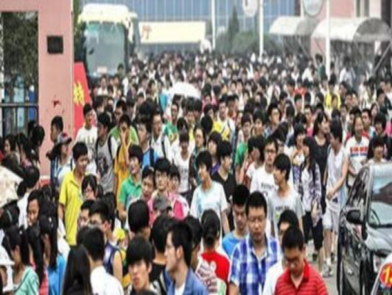 姐姐高考前的无私奉献（湖南高三美女学霸）