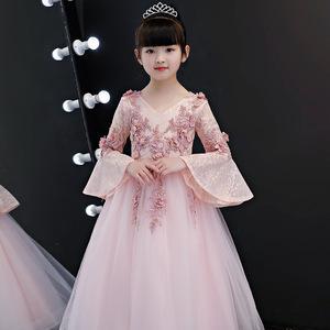 小升初优秀作文：《发现美》，两篇范文