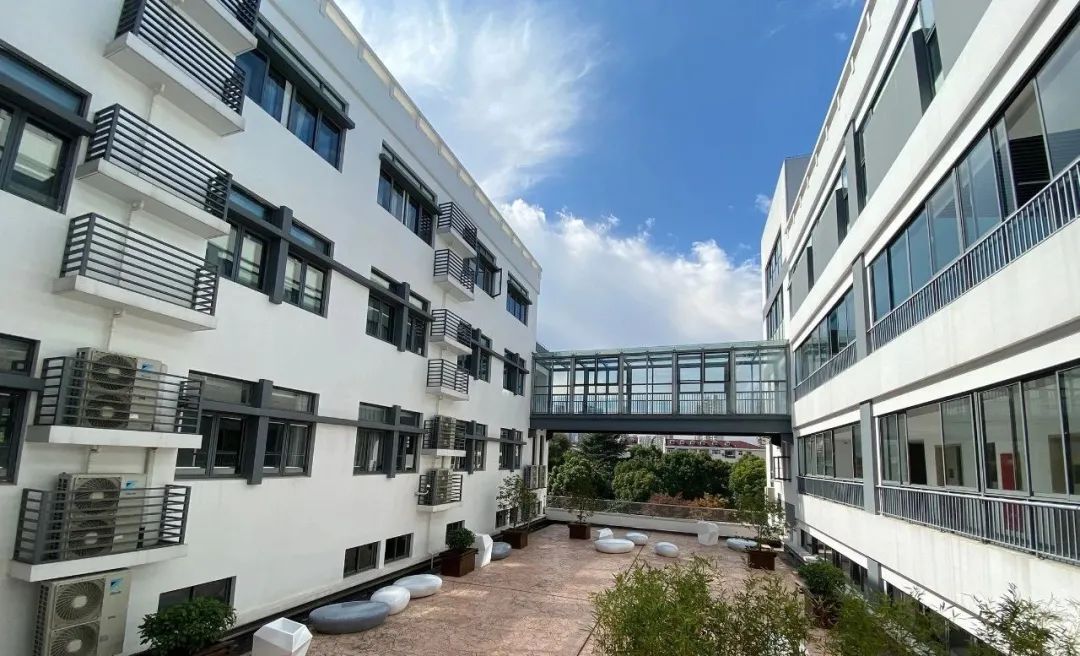 上海市现代音乐职业学校打造「录音棚集群」亮点全记录