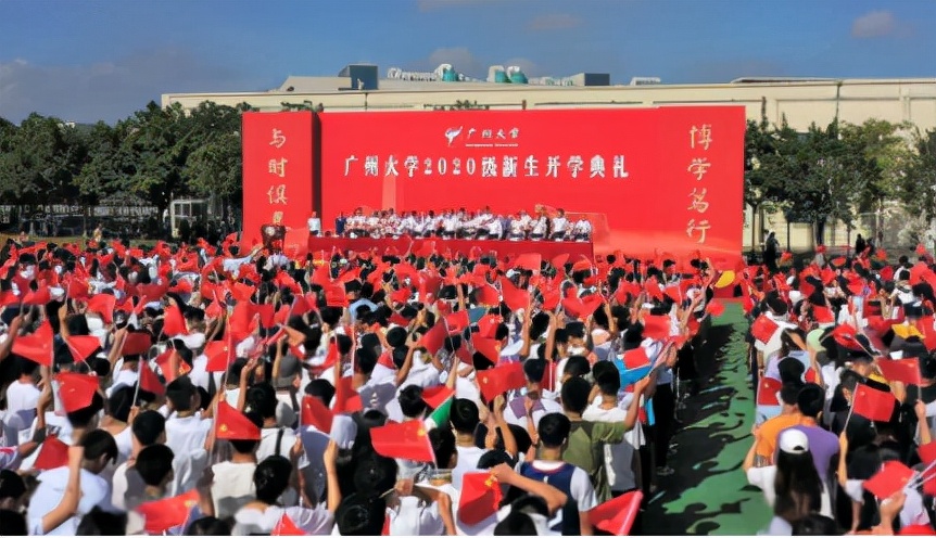 张杰毕业于哪所大学（歌手张杰转行当大学老师）