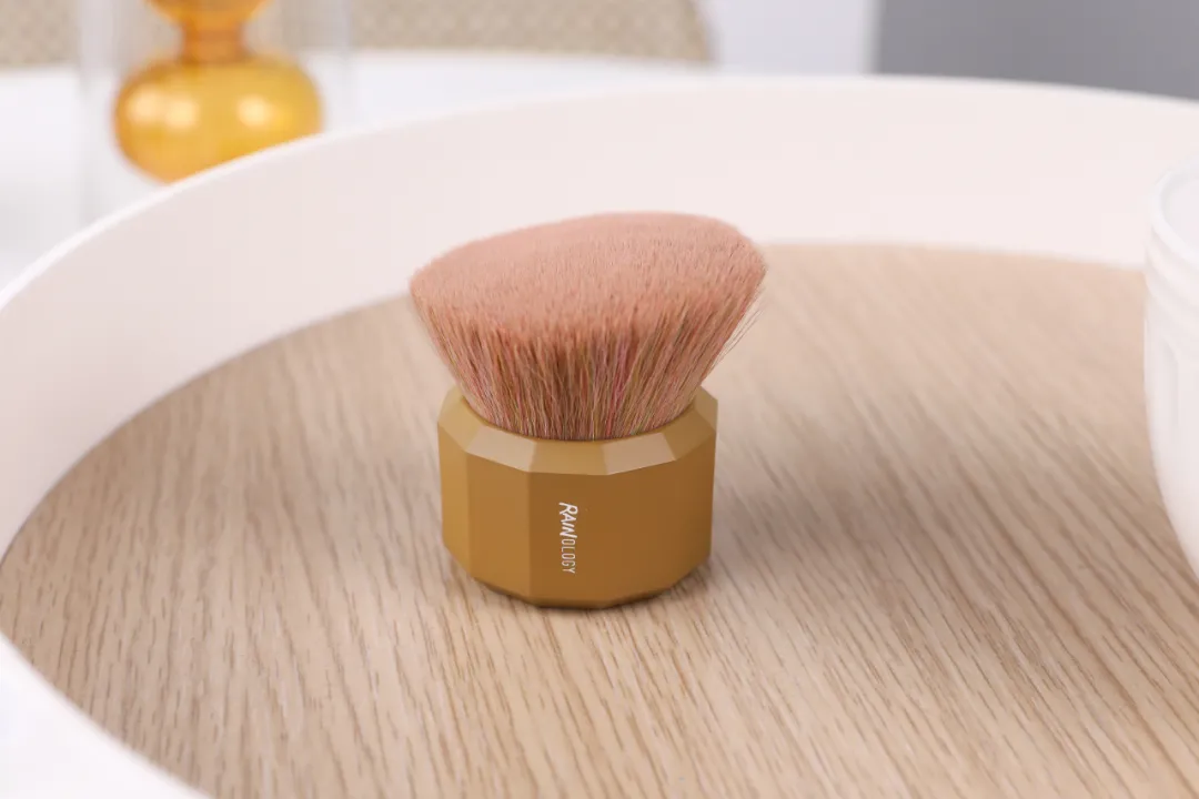 美妆蛋过气了？这些新款上妆工具有点东西