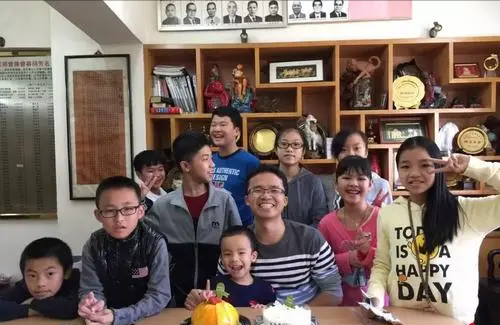 谭志佳：那个考上北大的广东小伙，后来没忘自己家乡