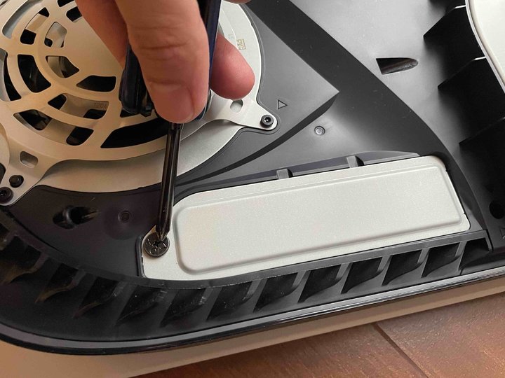 PS5 更新固件支持加装 SSD 后，我们研究了一份详细加装攻略