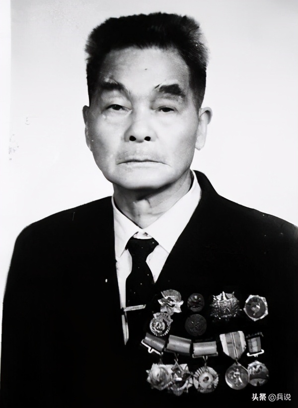 林彪三三制，抗美援朝登峰造极，二野“小兵群”，显威上甘岭