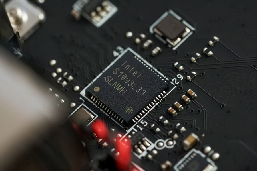 微星MPG Z690 CARBON WIFI暗黑主板评测：全面进化的暗黑之龙