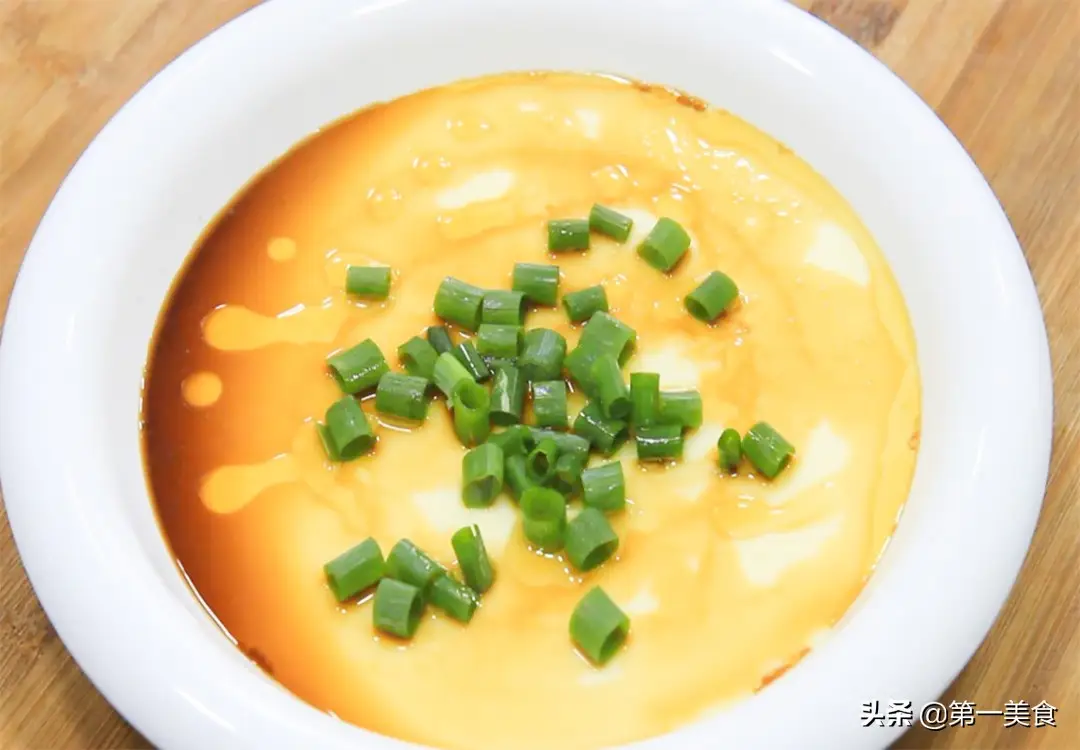 ***蛋羹怎么做才好吃，厨师长分享窍门，***蛋鲜嫩，没有蜂窝