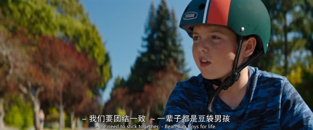 一群未成年人，演了部自己不能看的R级片