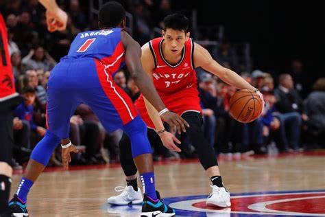 为什么nba不用林书豪(林书豪被弃有原因，沦为龙套并非猛龙之过，一因素致其沦落)