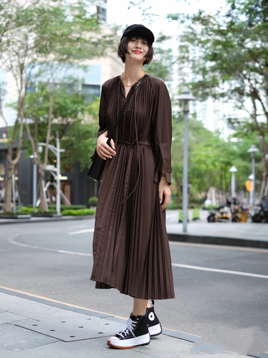 长裙穿什么样的鞋子好看(长裙的最佳穿搭推荐)