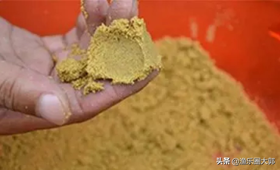 小黄面是什么原料做的（教你用三种原料自制小黄面）