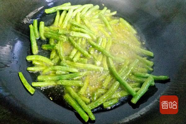 腌腊肉最“忌讳”直接放盐！难怪肉味酸又容易坏，白白毁了一块肉