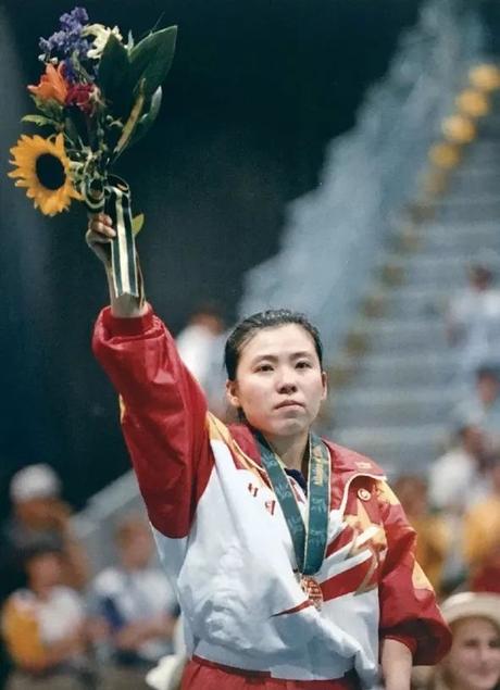 邓亚萍:出生日期1973年2月5日,出生地河南郑州,1992年第25届巴塞罗那