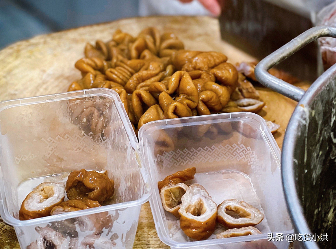 南京30多年的大肠店，110元一斤有人还说便宜，一天五锅不够卖