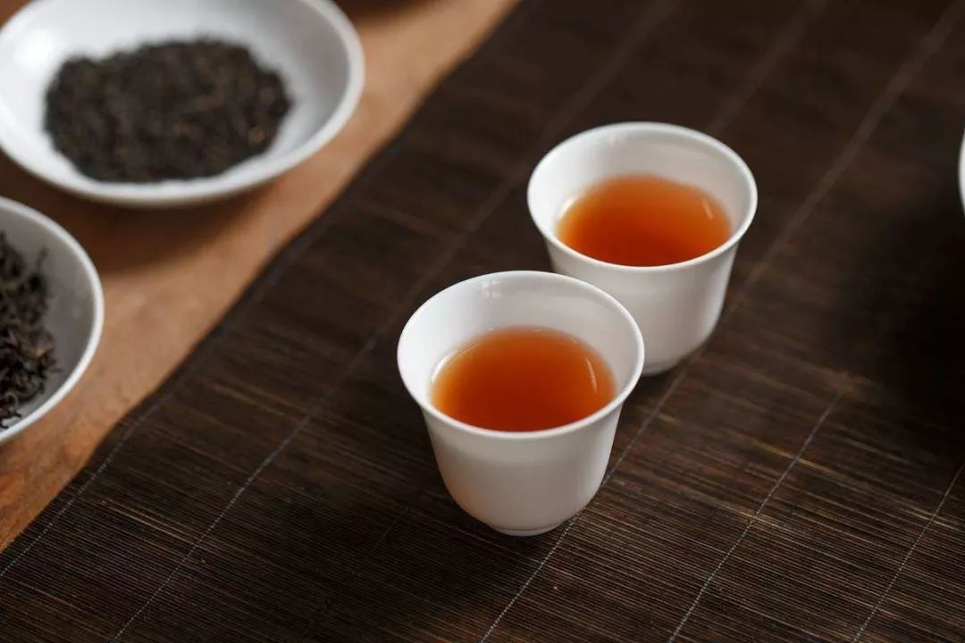 普洱茶适合什么季节喝（喝普洱茶的5个好处）