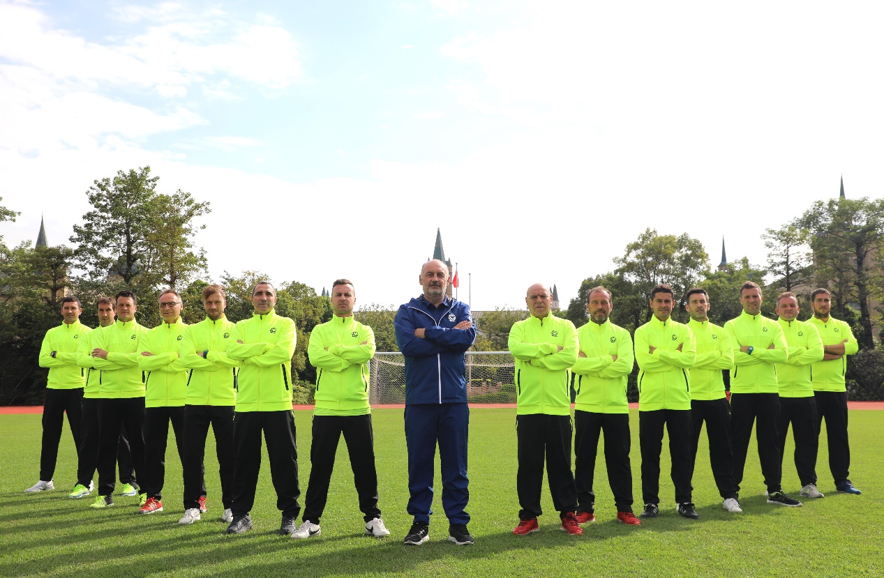 恒大足校2019年招生进行中，皇马名宿领衔外教团队调教学员