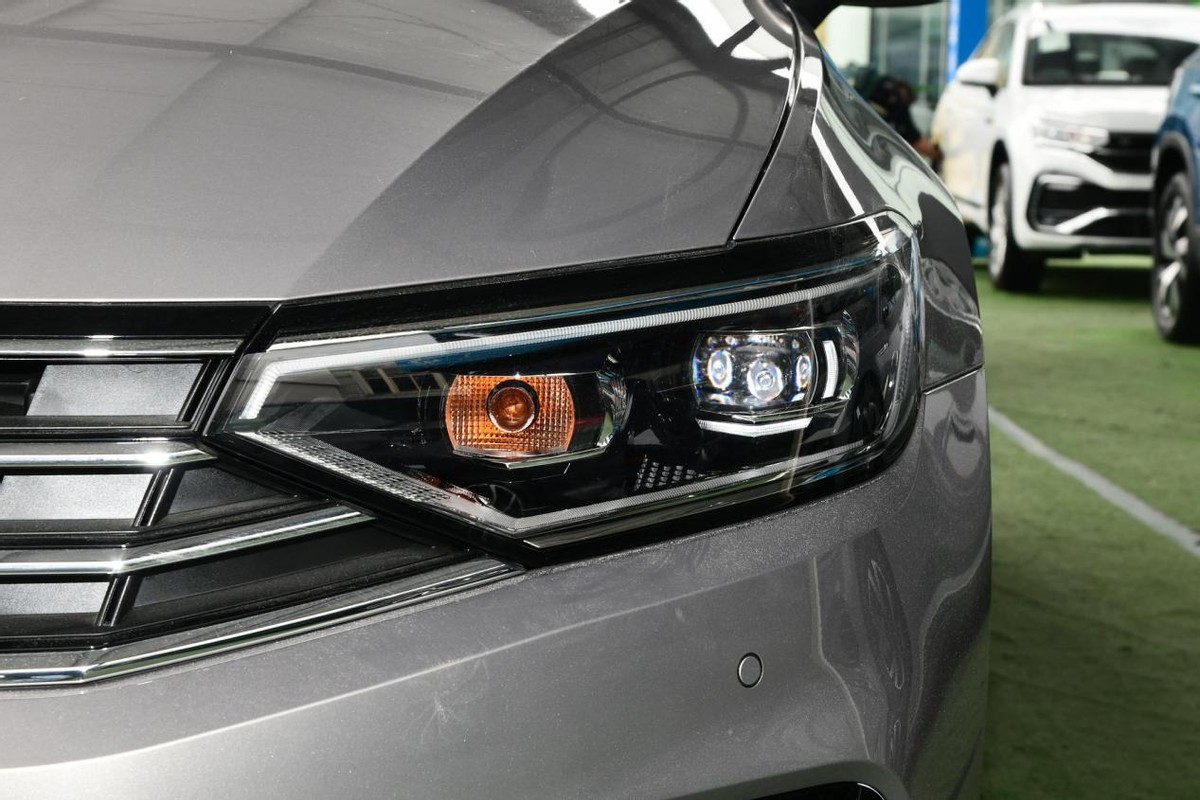 体验大众迈腾：最适合跑高速的B级车，空间大动力强，难怪销量高