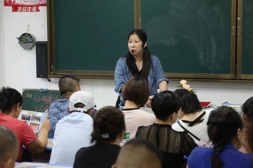 宁德市实验学校：坚守28天，中考的胜利将属于我们——初三年段举行中考市质检表彰大会和家长会