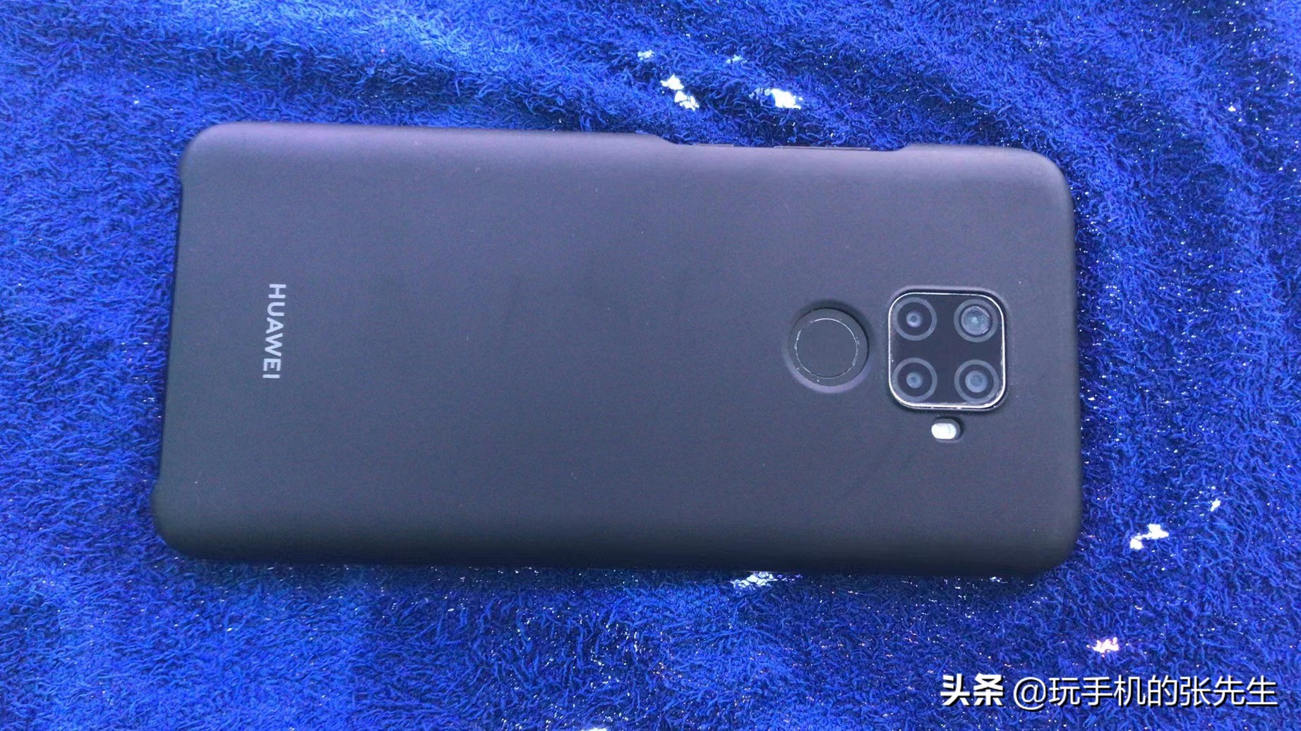 手机自己乱触屏是怎么回事（揭秘最重要的2个原因）