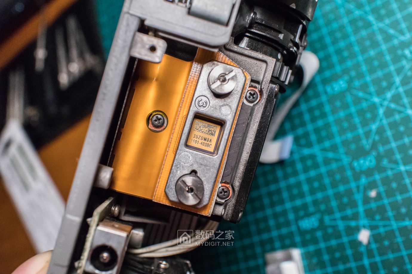 卡西欧CASIO激光+LED短焦投影仪UP50WN拆解，维修偏色全纪实