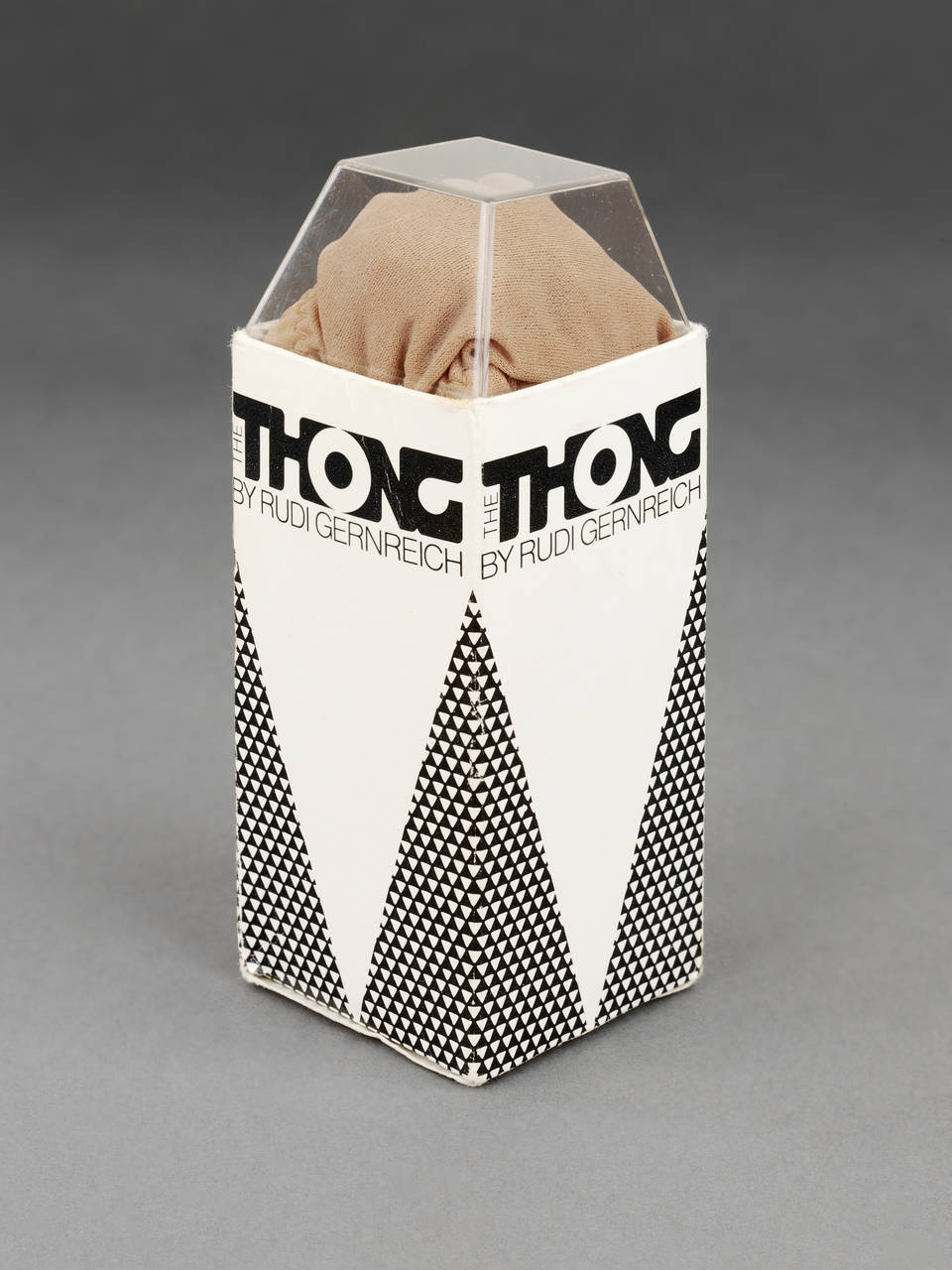 艺术涨姿势：内衣小史 | 张小玉