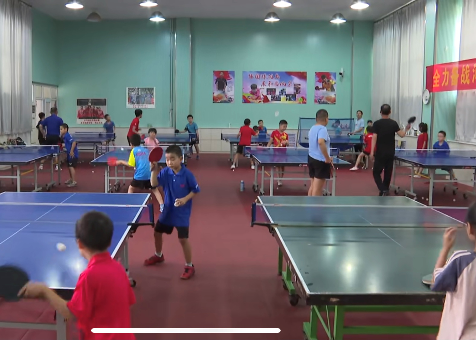 孙颖莎母校太牛了，培养出4位世界冠军，选好教育“赛道”很重要