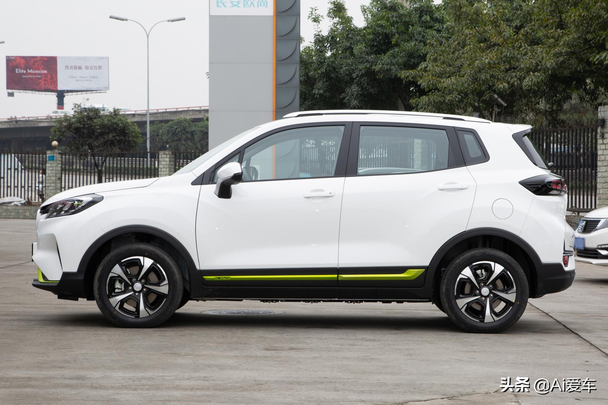 满电续航超400公里，便宜好养活的家用快充SUV,实拍长安CS15 E-Pro