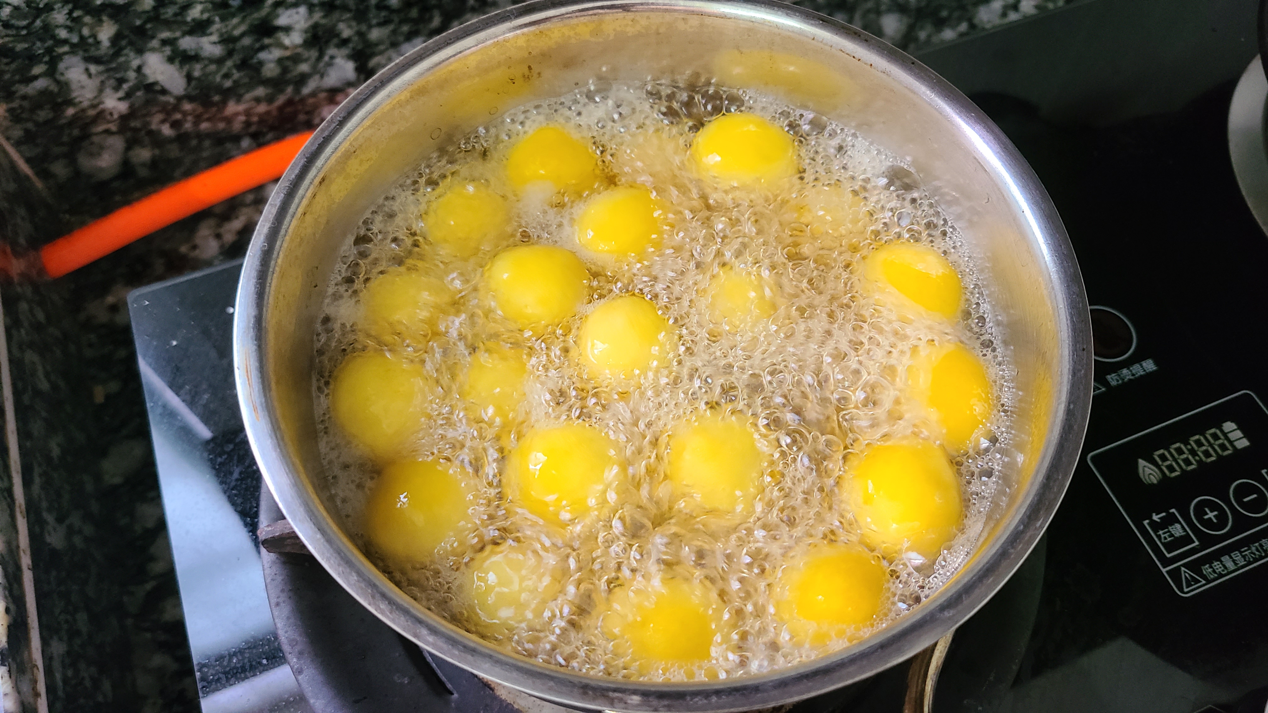 天气凉了，教你一道广东的滋补糖水，Q弹好吃味道很棒