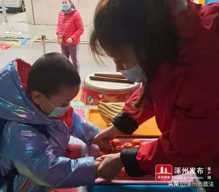 重返校园！涿州开学实况来了，快看你家娃在干啥？