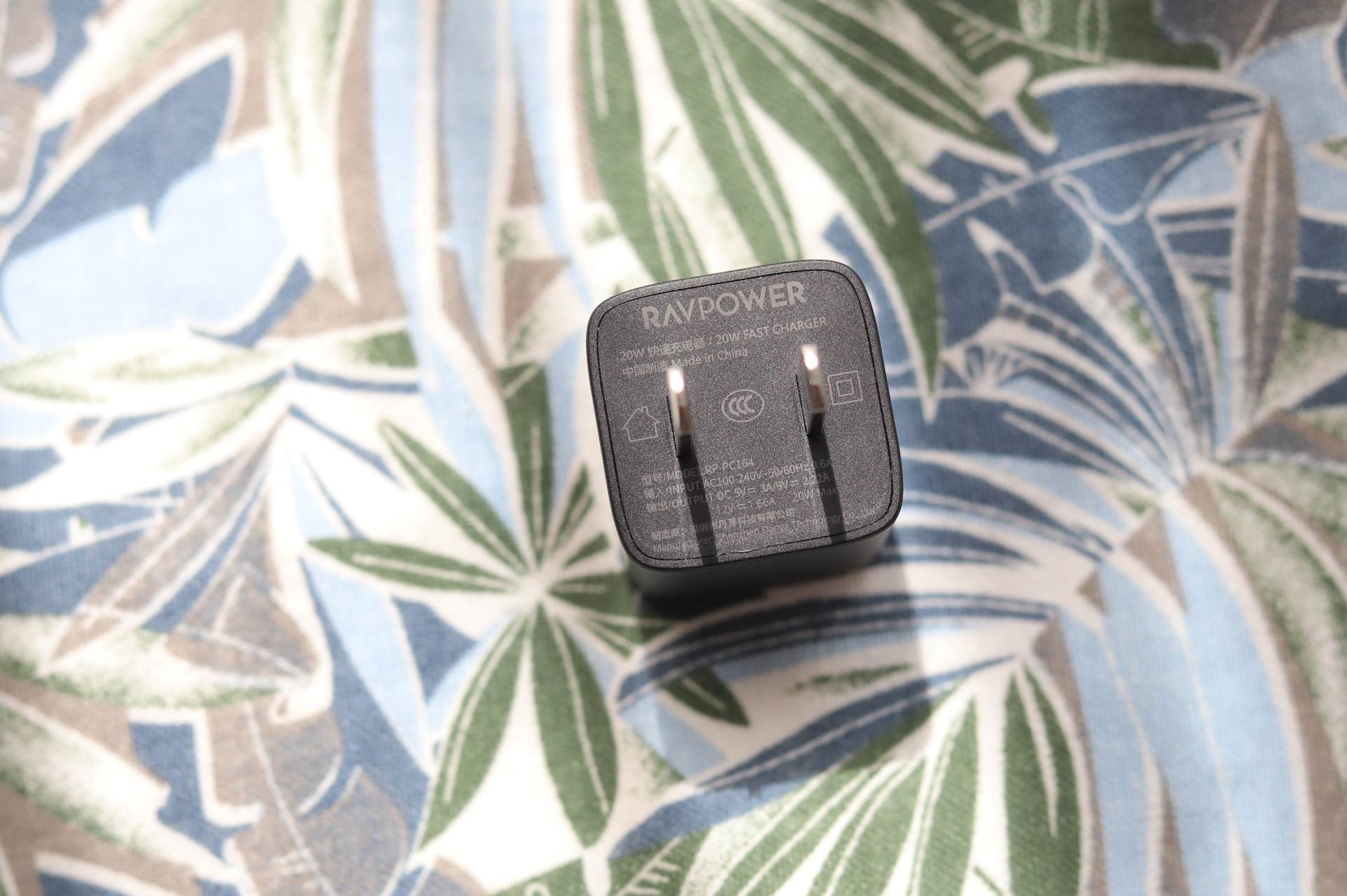 RAVPOWER 20W充电头使用体验：小个头大能量或许是最小的PD充电器