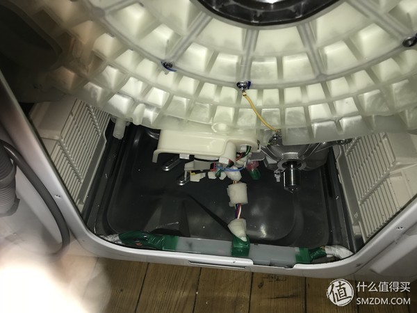 洗衣机：有容乃大 四千元10kg哪家强？松下、LG、三星对比横评