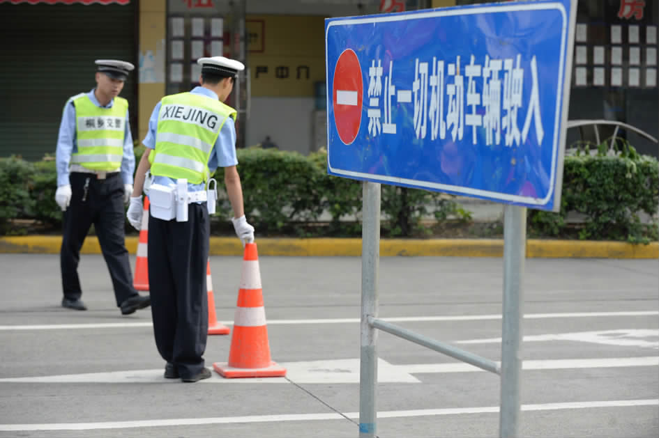 那些高考迟到的孩子，无可奈何，父母：也就只能这样了