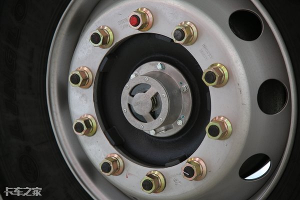 潍柴460马力，柳汽乘龙H7 8x4载货车报价31.2万，合你胃口吗？