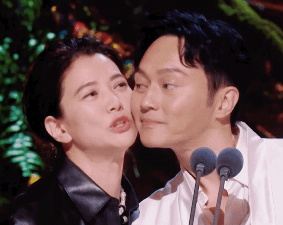 袁咏仪素颜逛街被求合照！眉清目秀个子超高，全身服装无一件名牌