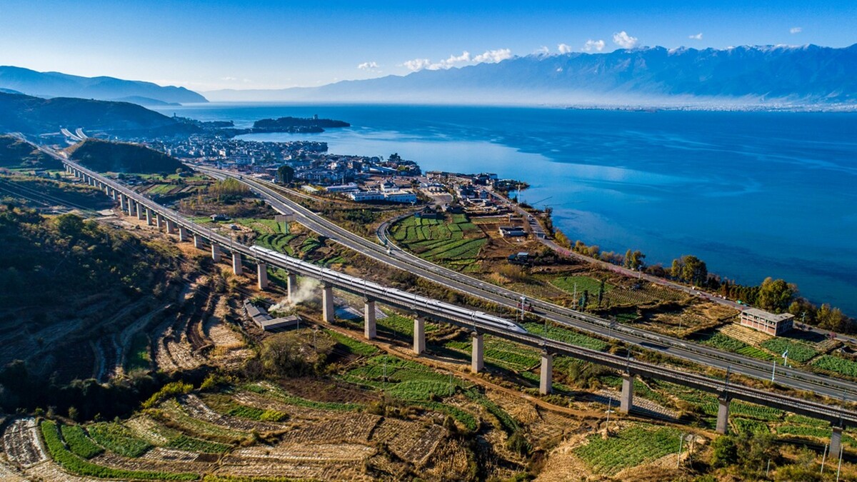 国内旅游路线国内最美火车旅游路线