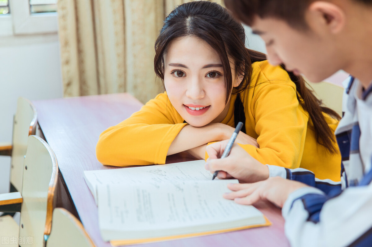 无意中和异性闺蜜发生惊喜,纯友谊发生变化的结果,逃不出这三种