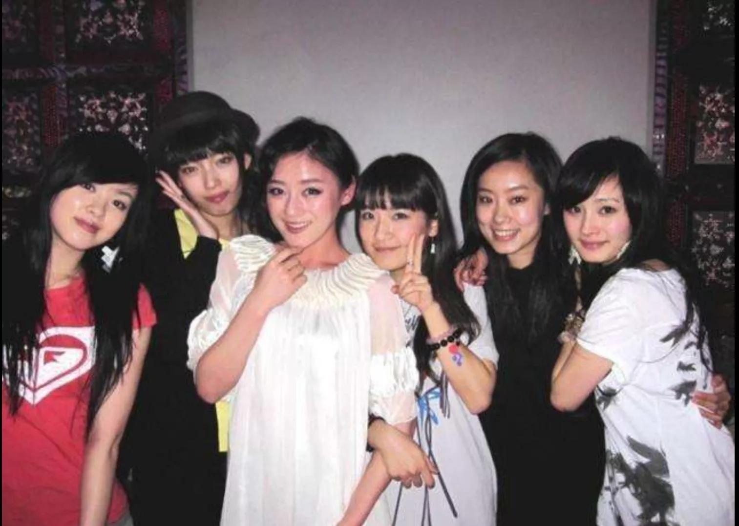 袁姗姗过34岁生日，闺蜜张馨予甜蜜相陪，好友孙坚隔空送祝福！