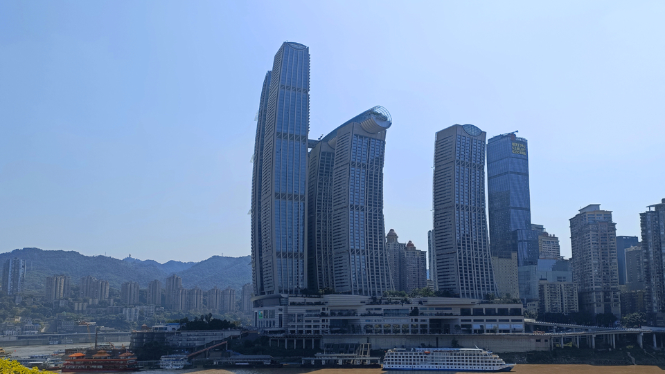 画面清晰拍照出众，OPPO K9 Pro打卡朝天门广场