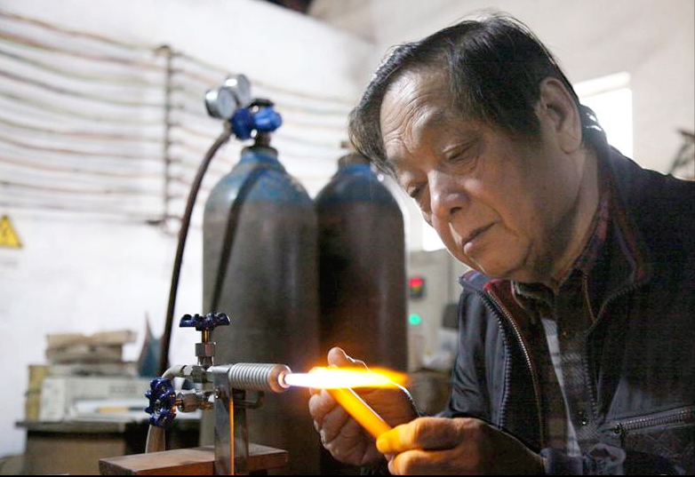 清华教授82岁喜得贵子，6段情史都是大美人！网友：为啥在美国生