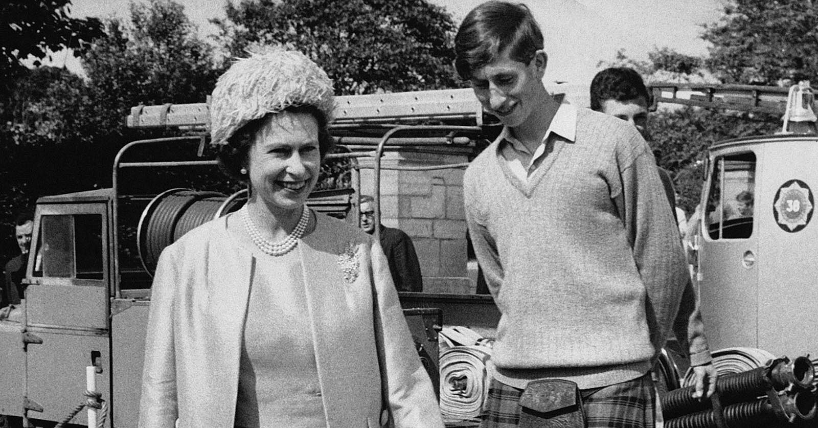 从学校成绩来看威廉王子确实比哈里聪明很多，但没想到梅根是学霸