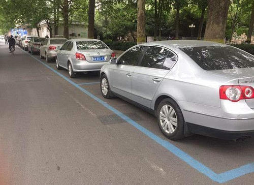 “小汽车，大学问”，老司机总结出来的停车技巧，建议收藏