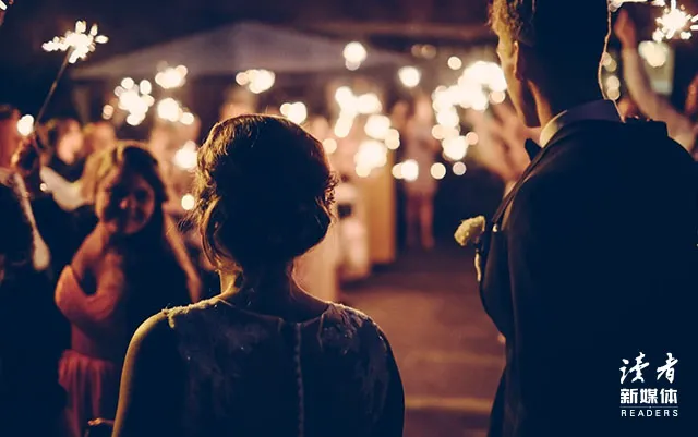 “27岁离过婚和35岁未婚的女人,你娶谁?”这个男人的回答惹怒整个朋友圈