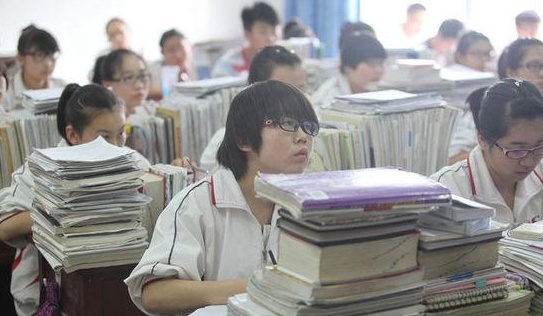 高考“大地震”不允许复读？失利的考生将去向何处，官方回应来了