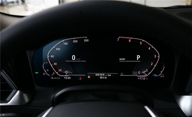 体验宝马3系320i 运动套装版，配2.0T＋8AT，空间够用，外观漂亮