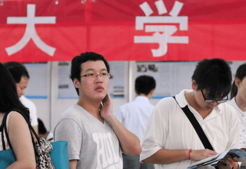 上海有4所臭名昭著的野鸡大学，名字很高大上，毕业证形同废纸