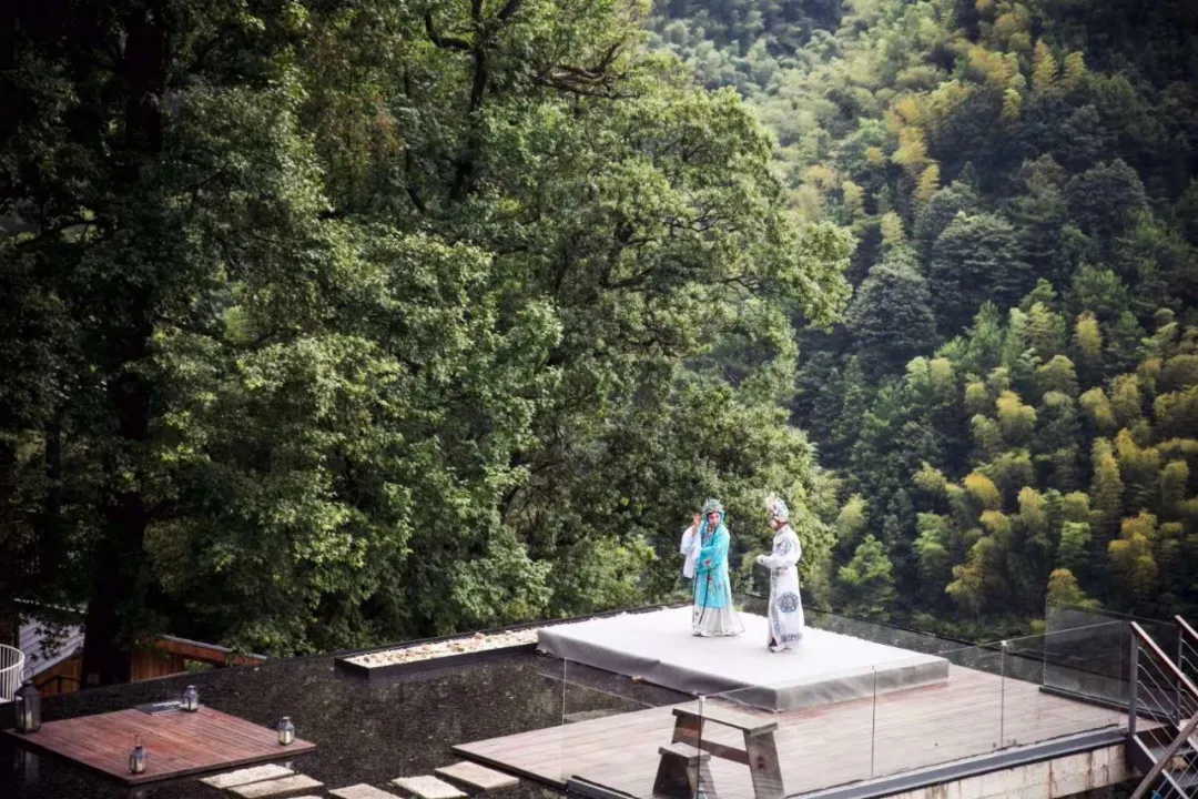 浙南秘境里“江南布达拉宫”式野奢山居民宿丨丽水松阳揽树山房